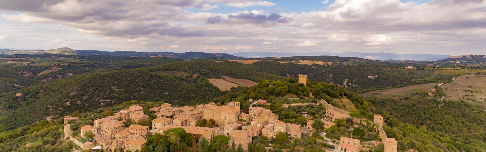 Vista dall'alto di Monticchiello